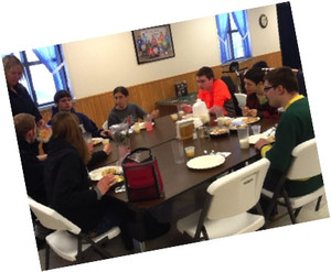 Students eating together